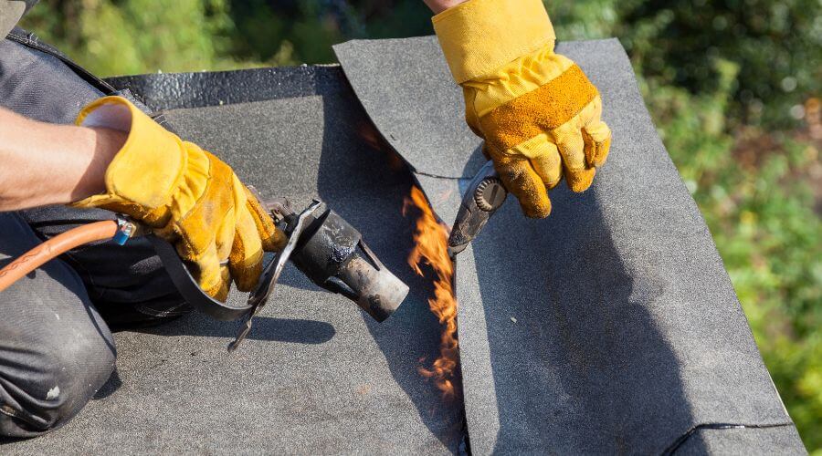 Professional gutter cleaning in Urbanna, VA